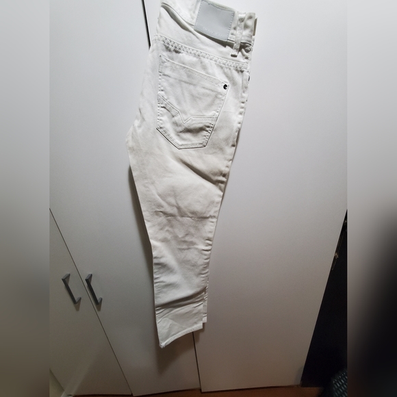 DKNY Jeans - Picture 6 of 6